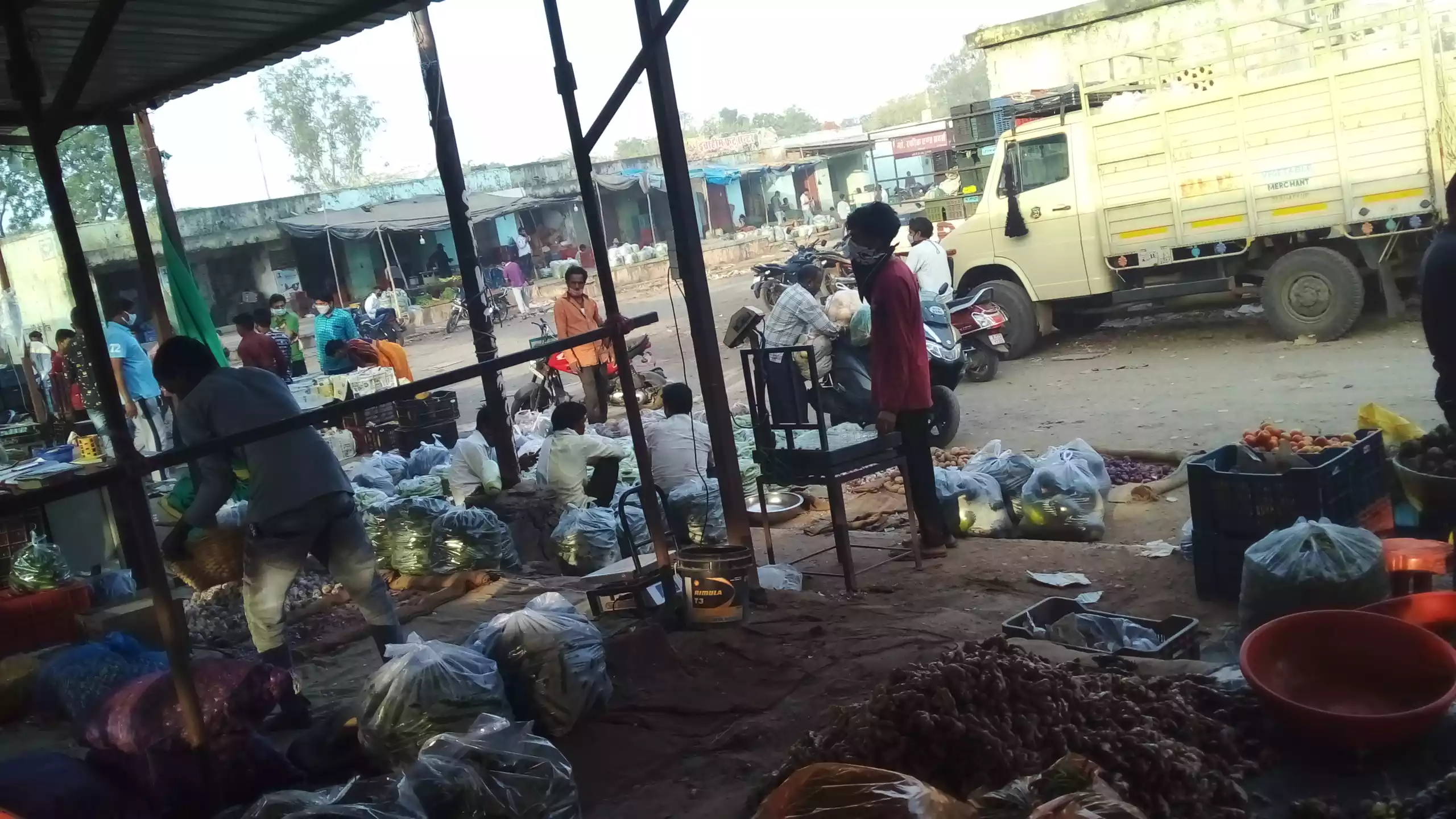 dungarpur to kherwara market off green vegiteble photos